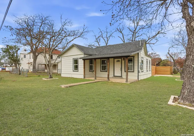 Photo 3 of Sale Pending at 295 E Commerce St, New Braunfels, TX 78130 | MLS# 1934452 | Listing updated on 2026-03-03