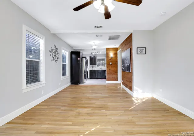Photo 4 of Sale Pending at 219 E French Pl, San Antonio, TX 78212 | MLS# 1934492 | Listing updated on 2026-03-23