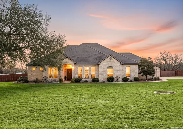 2nd image of 133 Vintage Ranch Cir, La Vernia, TX 78121 | MLS# 1934496