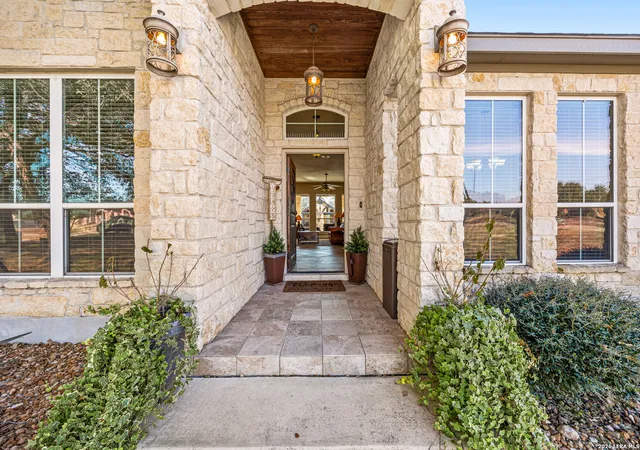 Photo 4 of Sale Pending at 133 Vintage Ranch Cir, La Vernia, TX 78121 | MLS# 1934496 | Listing updated on 2026-08-20