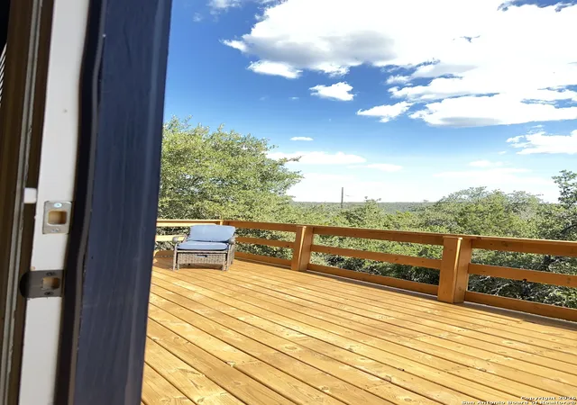 Photo 3 of Single family home for sale at 1060 Rockmoor, Canyon Lake, TX 78133 | MLS# 1934502 | Listing updated on 2026-03-23