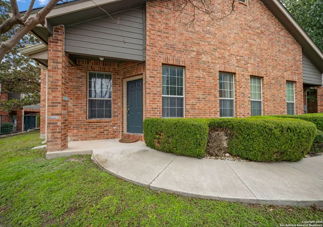 Photo 2 of Sale Pending at 54 Chapel Hl #54, San Antonio, TX 78240 | MLS# 1934511 | Listing updated on 2026-02-25