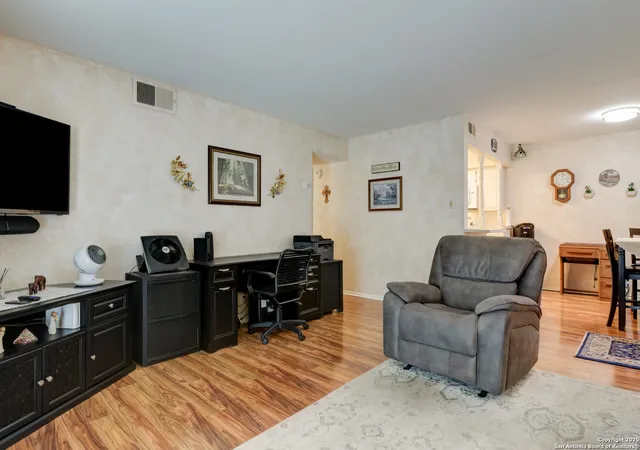 4th image of 6718 Callaghan Rd #307, San Antonio, TX 78229 | MLS# 1934560
