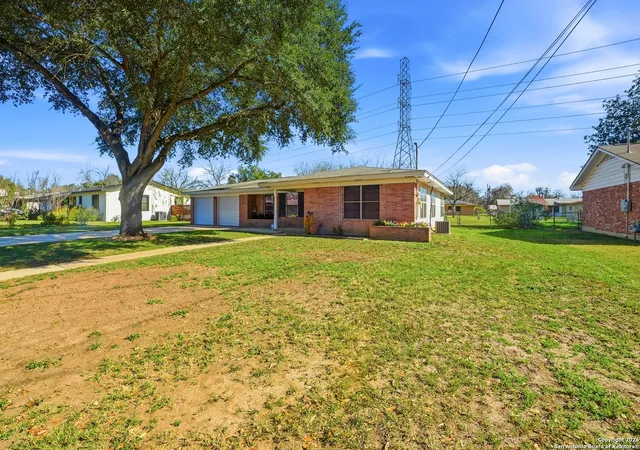 Photo 3 of Sale Pending at 2618 Tyne Dr, San Antonio, TX 78222 | MLS# 1934582 | Listing updated on 2026-02-05