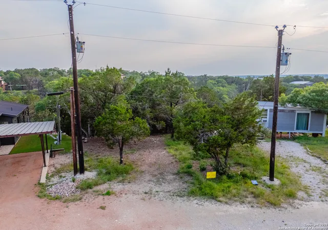 Photo 2 of Sale Pending at 463 Twilight, Canyon Lake, TX 78133 | MLS# 1934684 | Listing updated on 2026-04-28