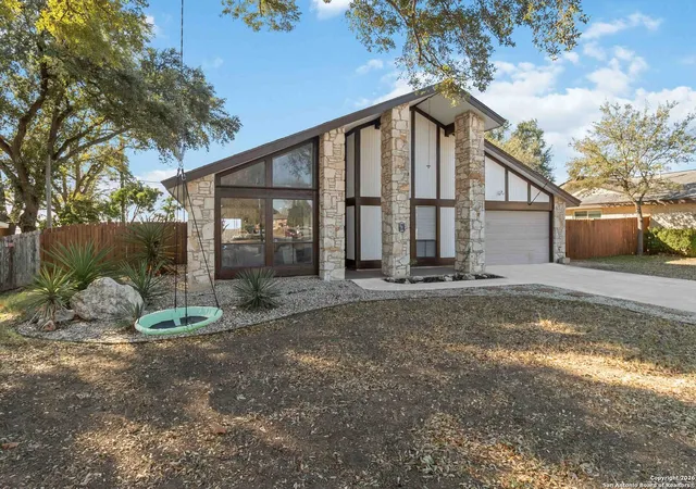 Photo 3 of Sale Pending at 5202 Linda Colonia, San Antonio, TX 78233 | MLS# 1934695 | Listing updated on 2026-02-02
