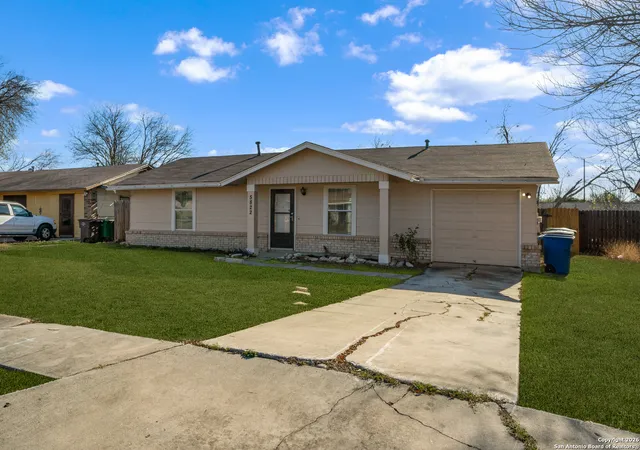 Photo 2 of Sale Pending at 5822 Castle Hunt, San Antonio, TX 78218 | MLS# 1934742 | Listing updated on 2026-05-14