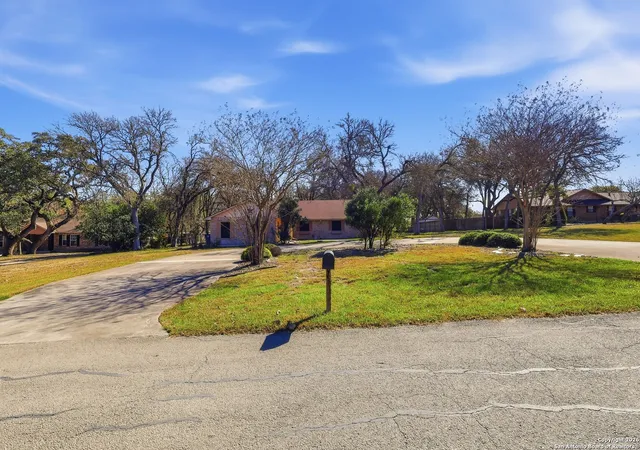 Photo 3 of Sale Pending at 118 Indian Blanket, Cibolo, TX 78108 | MLS# 1934790 | Listing updated on 2026-03-01