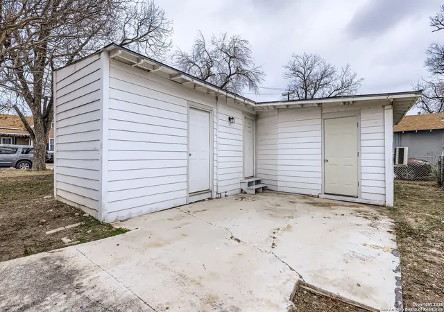 11th image of 102 Aganier, San Antonio, TX 78212 | MLS# 1934803