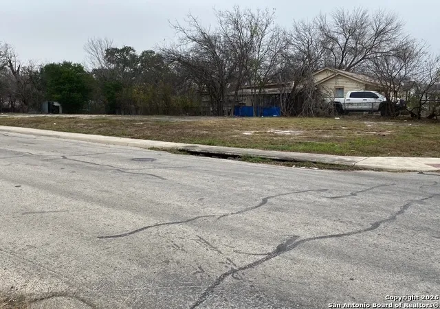 Photo 3 of Land for sale at 1006 N Grimes St, San Antonio, TX 78202 | MLS# 1934810 | Listing updated on 2026-07-15