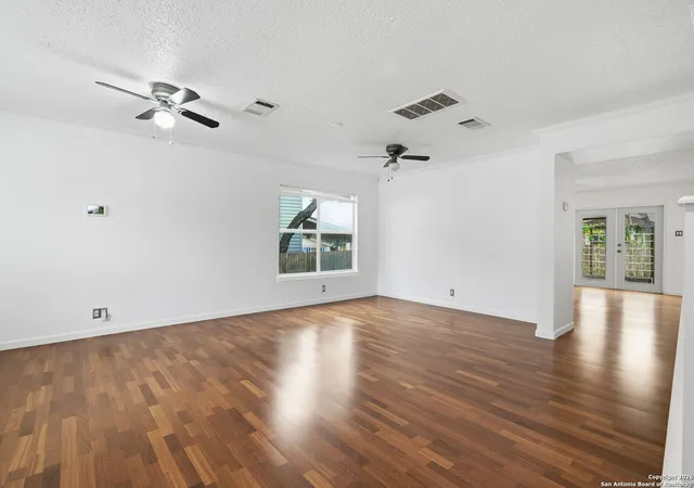 Photo 4 of Sale Pending at 8211 Maverick Ridge Dr, San Antonio, TX 78240 | MLS# 1934828 | Listing updated on 2026-01-29