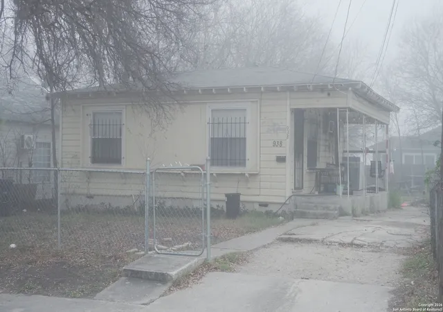 2nd image of 938 Canton, San Antonio, TX 78202 | MLS# 1934829