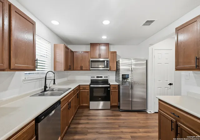 Photo 4 of Sale Pending at 2535 Sundrop Bay, San Antonio, TX 78224 | MLS# 1934844 | Listing updated on 2026-04-21