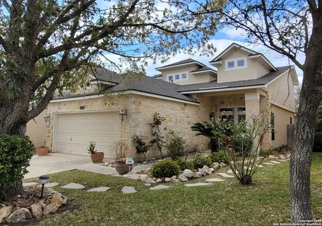Photo 2 of Single family home for sale at 4823 Shavano Ct, San Antonio, TX 78230 | MLS# 1934846 | Listing updated on 2026-01-29