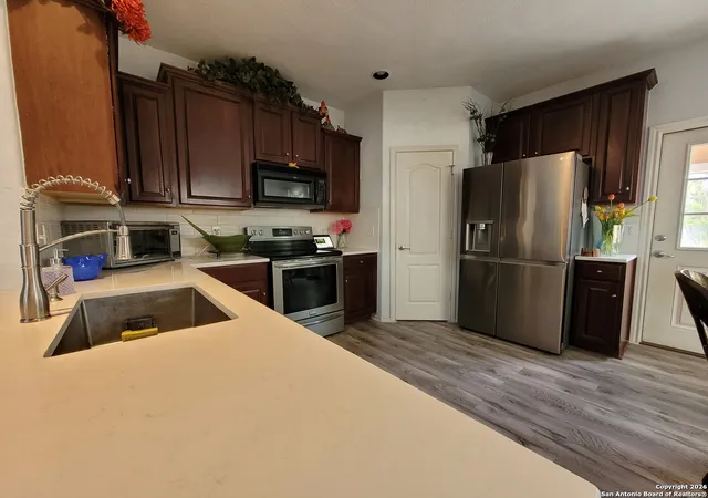 Photo 3 of Single family home for sale at 4823 Shavano Ct, San Antonio, TX 78230 | MLS# 1934846 | Listing updated on 2026-01-29