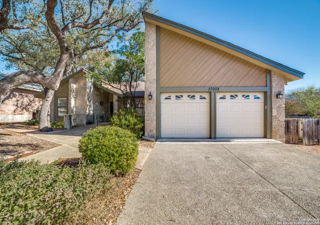 Photo 3 of Sale Pending at 17002 Summer Crk, San Antonio, TX 78248 | MLS# 1934908 | Listing updated on 2026-02-15