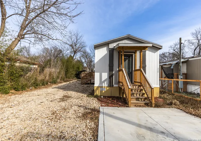 1st image of 117 Royal, Taylor, TX 76574 | MLS# 1934918