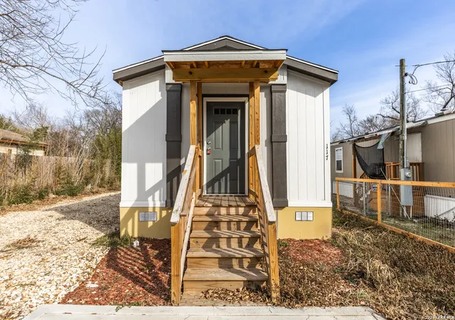 2nd image of 117 Royal, Taylor, TX 76574 | MLS# 1934918