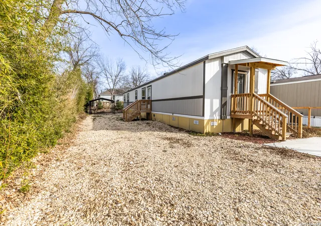 3rd image of 117 Royal, Taylor, TX 76574 | MLS# 1934918