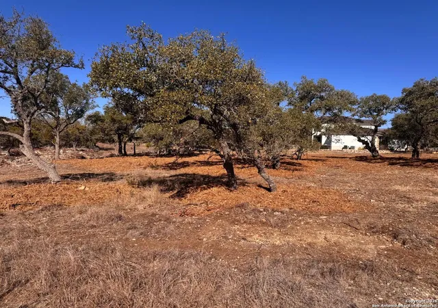 Photo 3 of Sale Pending at 111 Woodland, Fair Oaks Ranch, TX 78015 | MLS# 1934948 | Listing updated on 2026-03-14