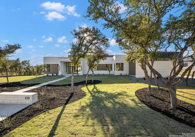Photo 3 of Mansion for sale at 108 Whittingham, San Antonio, TX 78231 | MLS# 1934991 | Listing updated on 2026-03-20