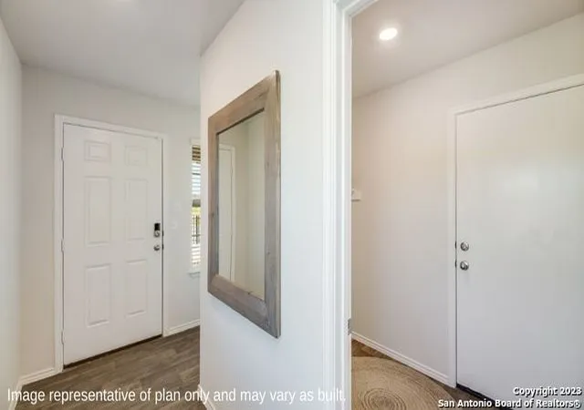 Photo 3 of Sale Pending at 156 Western Gull Dr, San Antonio, TX 78228 | MLS# 1935034 | Listing updated on 2026-03-03