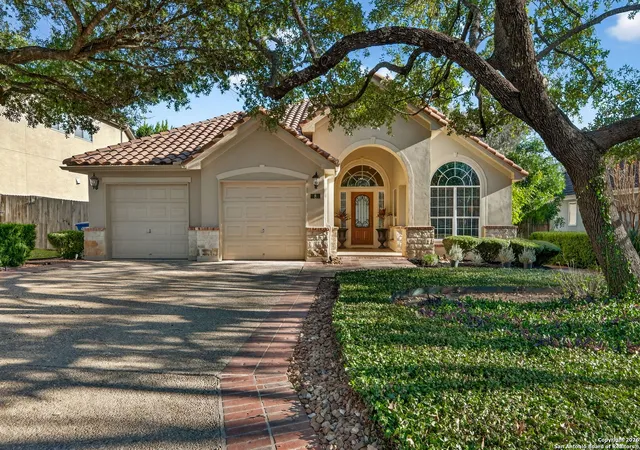 Photo 1 of Sale Pending at 8 Orsinger Fld, San Antonio, TX 78230 | MLS# 1935163 | Listing updated on 2026-02-07