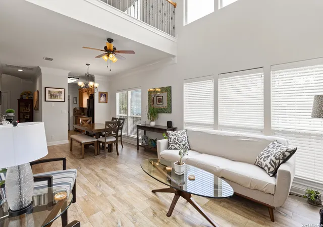 Photo 3 of Single family home for sale at 10 Ventana #10, San Antonio, TX 78256 | MLS# 1935235 | Listing updated on 2026-01-20