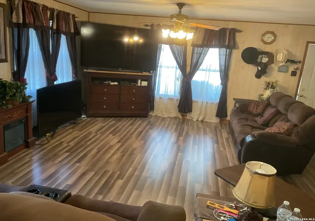 5th image of 110 Renfro, Devine, TX 78016 | MLS# 1935296