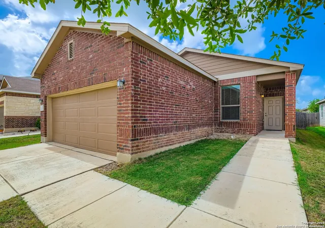 Photo 3 of Sale Pending at 1014 Gruma, San Antonio, TX 78214 | MLS# 1935363 | Listing updated on 2026-03-16