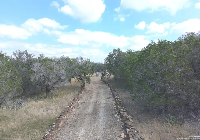 3rd image of 890 County Road 246, Hondo, TX 78861 | MLS# 1935449
