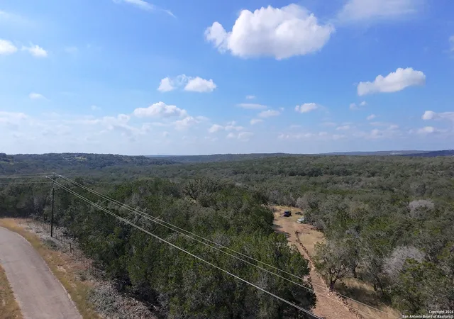 4th image of 890 County Road 246, Hondo, TX 78861 | MLS# 1935449