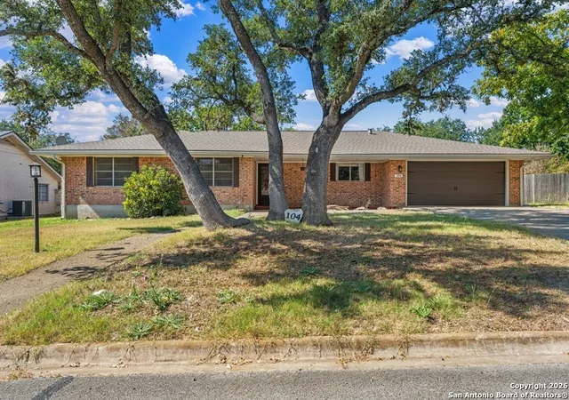 Photo 1 of Sale Pending at 104 Westwood, Kerrville, TX 78028 | MLS# 1935500 | Listing updated on 2026-02-06