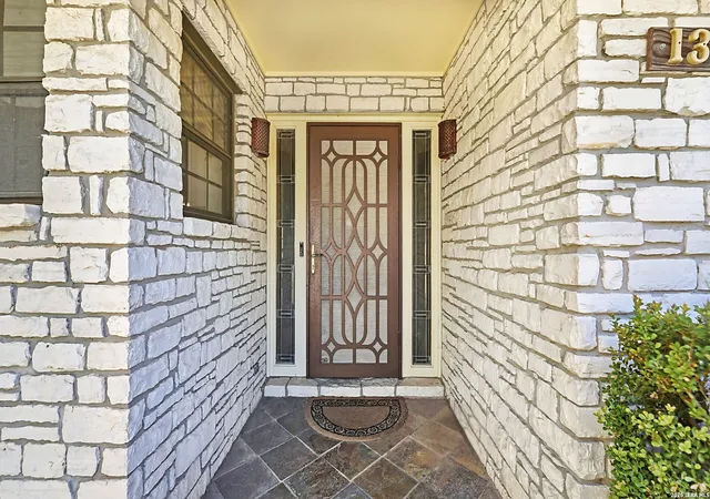 Photo 2 of Single family home for sale at 132 W Outer Dr, Canyon Lake, TX 78133 | MLS# 1935536 | Listing updated on 2026-09-08