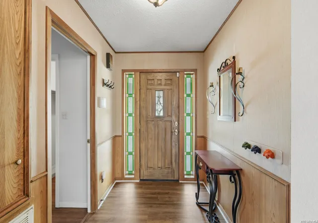 Photo 2 of Single family home for sale at 132 W Outer Dr, Canyon Lake, TX 78133 | MLS# 1935536 | Listing updated on 2026-09-08