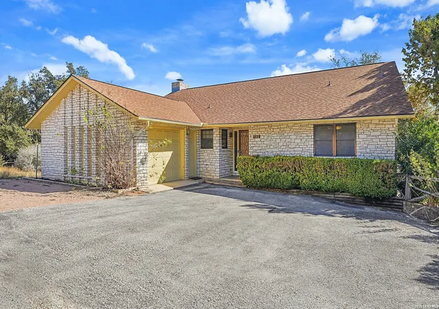 Photo 50 of Single family home for sale at 132 W Outer Dr, Canyon Lake, TX 78133 | MLS# 1935536 | Listing updated on 2026-09-08