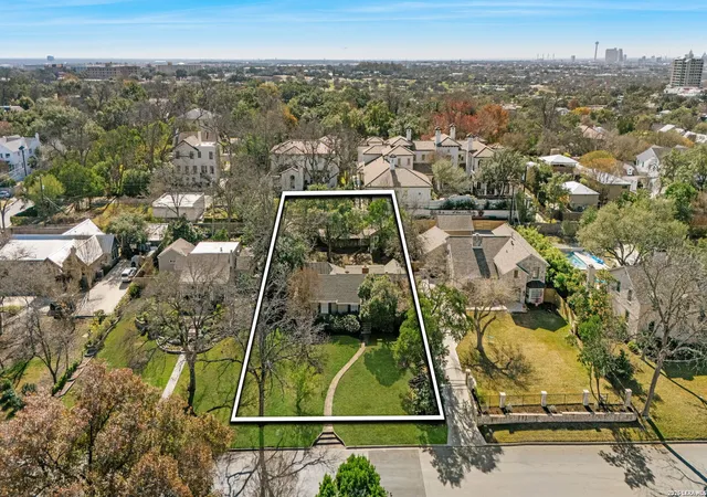 Photo 3 of Sale Pending at 316 Elizabeth Rd, San Antonio, TX 78209 | MLS# 1935586 | Listing updated on 2026-03-10