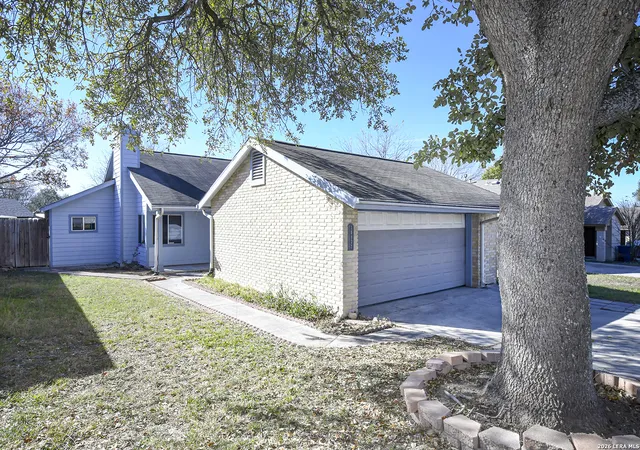 Photo 2 of Sale Pending at 16607 Crested Butte, San Antonio, TX 78247 | MLS# 1935644 | Listing updated on 2026-03-11