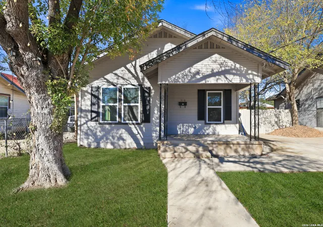 Photo 3 of Sale Pending at 319 Roslyn, San Antonio, TX 78204 | MLS# 1935663 | Listing updated on 2026-03-12