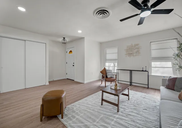Photo 4 of Single family home for sale at 209 Windcrest Dr, Windcrest, TX 78239 | MLS# 1935681 | Listing updated on 2026-03-03