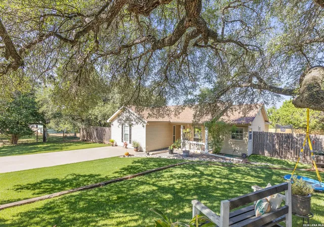 Photo 2 of Single family home for sale at 204 Lake Park, Canyon Lake, TX 78133 | MLS# 1935715 | Listing updated on 2026-09-30