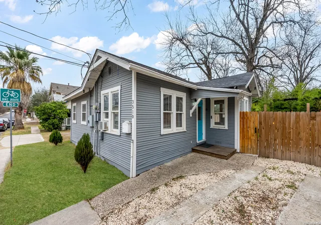 Photo 2 of Single family home for sale at 3510 N Flores, San Antonio, TX 78212 | MLS# 1935763 | Listing updated on 2026-02-02