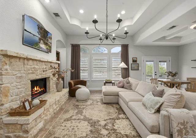 Photo 3 of Sale Pending at 6 Kings Cyn, San Antonio, TX 78258 | MLS# 1935798 | Listing updated on 2026-02-06