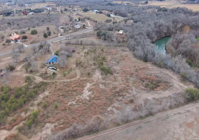 Photo 3 of Single family home for sale at 1920 Fm 477, Seguin, TX 78155 | MLS# 1935801 | Listing updated on 2026-03-30