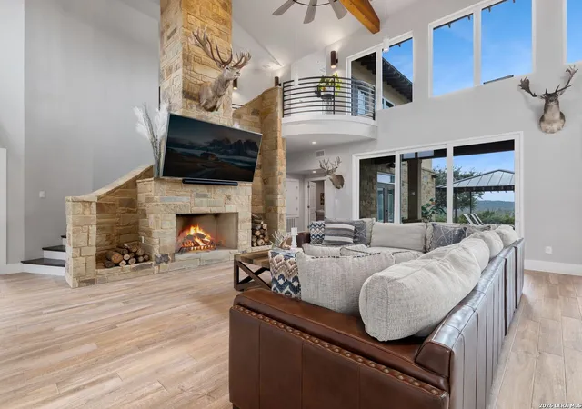 Photo 4 of House for sale at 298 Table Rock, Helotes, TX 78023 | MLS# 1935821 | Listing updated on 2026-08-30