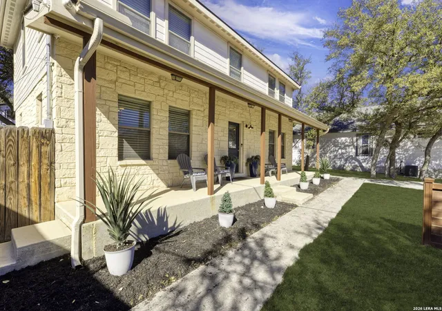Photo 3 of Single family home for sale at 1535 Bonnyview Dr, Canyon Lake, TX 78133 | MLS# 1935911 | Listing updated on 2026-04-24