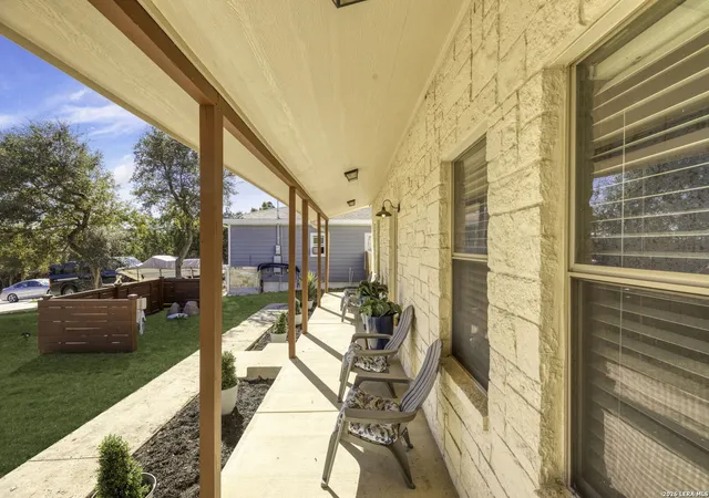 Photo 3 of Single family home for sale at 1535 Bonnyview Dr, Canyon Lake, TX 78133 | MLS# 1935911 | Listing updated on 2026-04-24