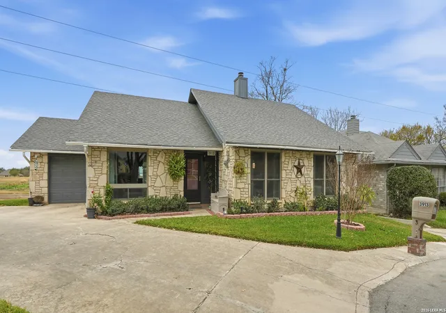 Photo 1 of Sale Pending at 3913 Pecan Ct, Schertz, TX 78108 | MLS# 1935913 | Listing updated on 2026-02-08