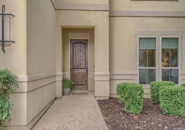 Photo 2 of Sale Pending at 322 Tranquil Oak, San Antonio, TX 78260 | MLS# 1936053 | Listing updated on 2026-03-19