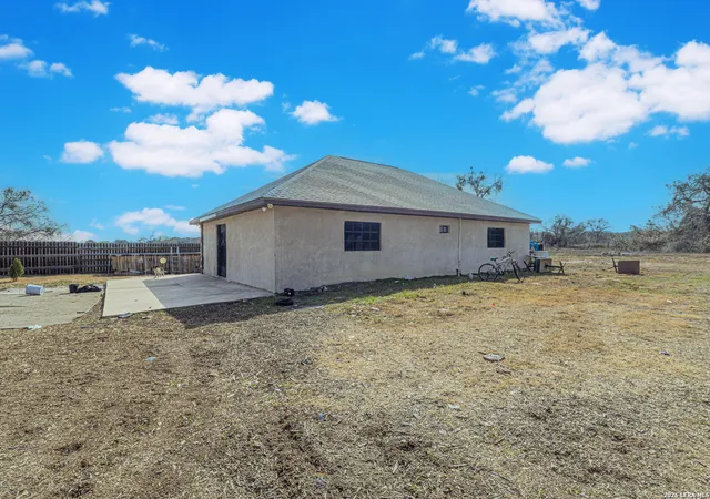 Photo 2 of Single family home for sale at 21174 Us Hwy 281 #2, San Antonio, TX 78264 | MLS# 1936183 | Listing updated on 2026-04-17